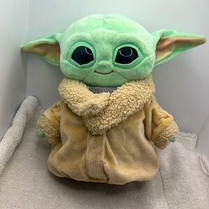 Mattel Star Wars Mandalorian Beskar Armor Grogu Plushie